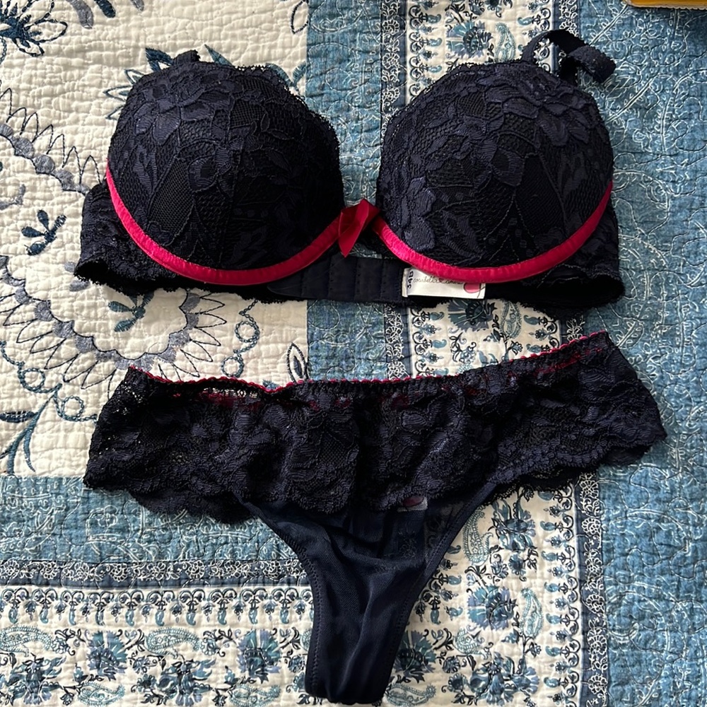 Great condition. No rips. Panty thong.
